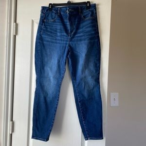 American Eagle Curvy High Rise Jeans